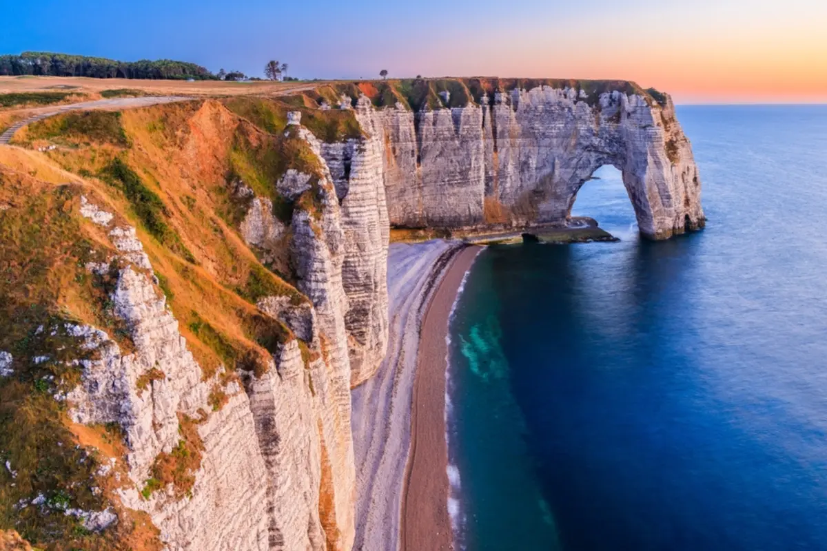 France tourist destination - visa application available