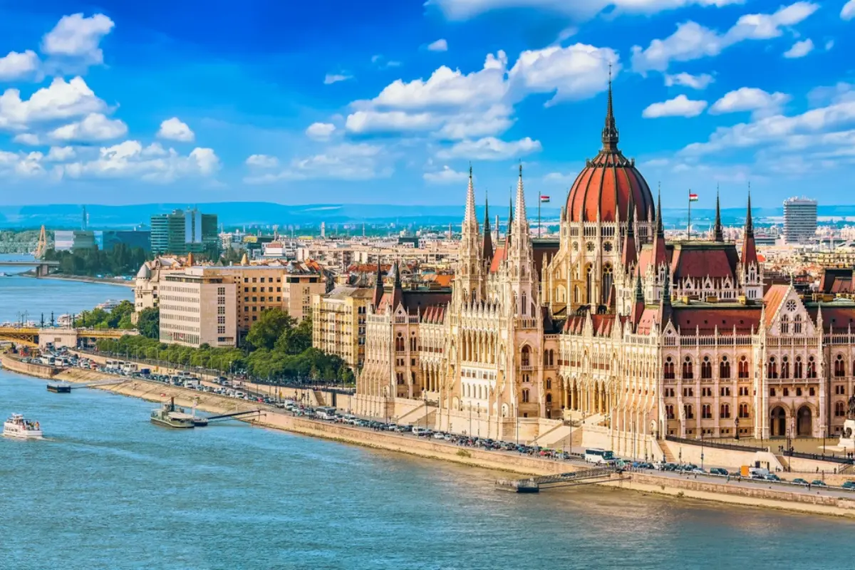 Hungary tourist destination - visa application available