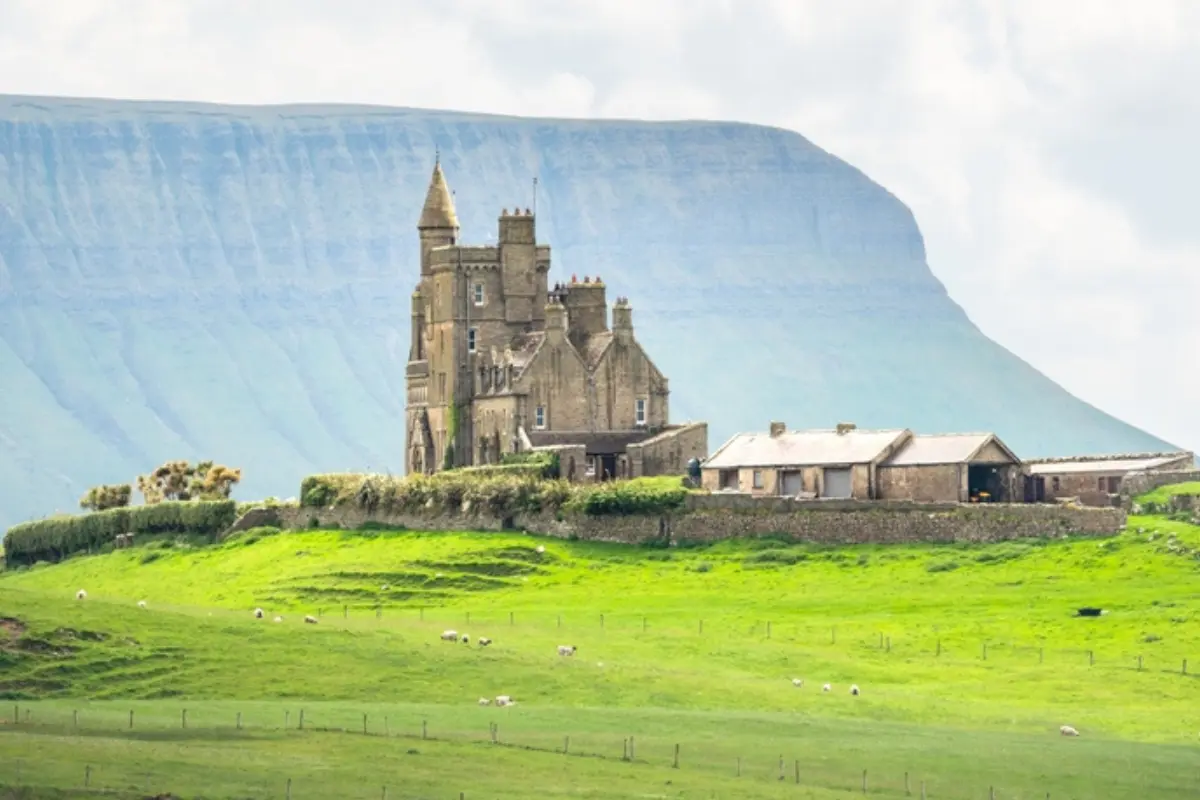 Ireland tourist destination - visa application available