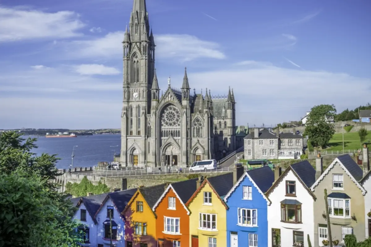 Ireland tourist destination - visa application available