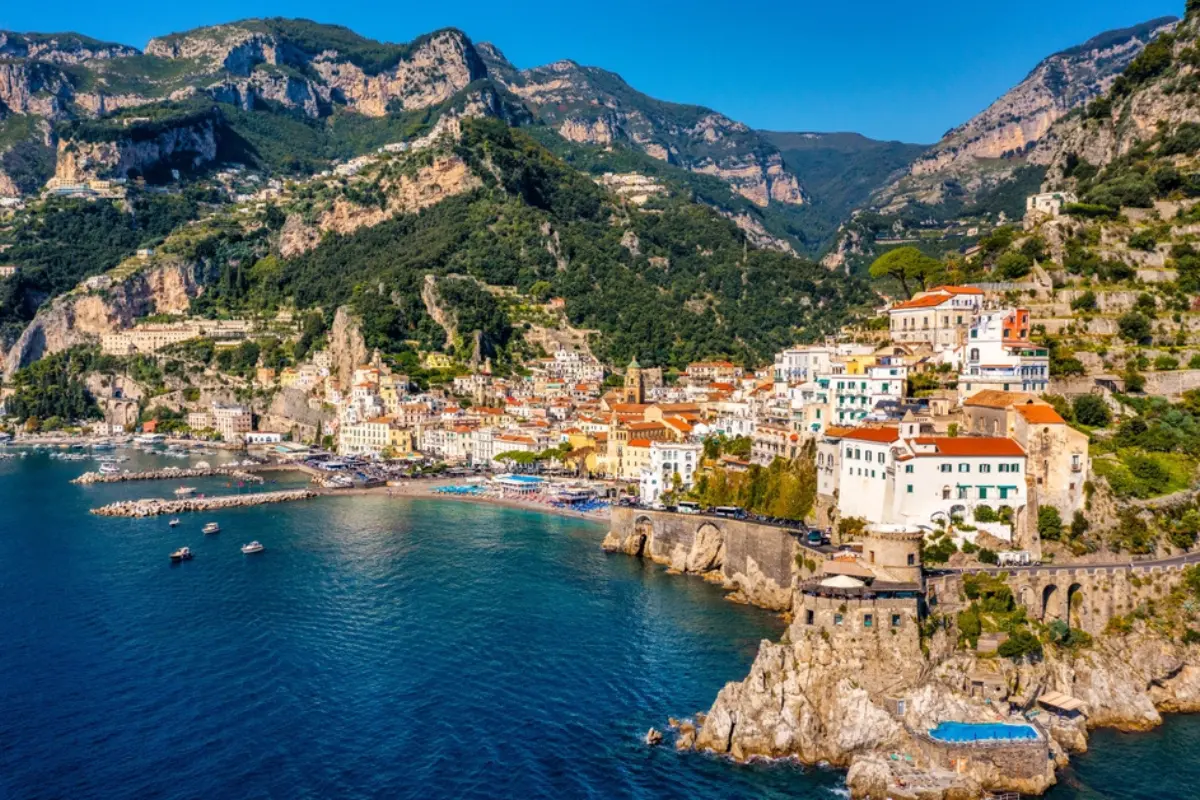 Italy tourist destination - visa application available