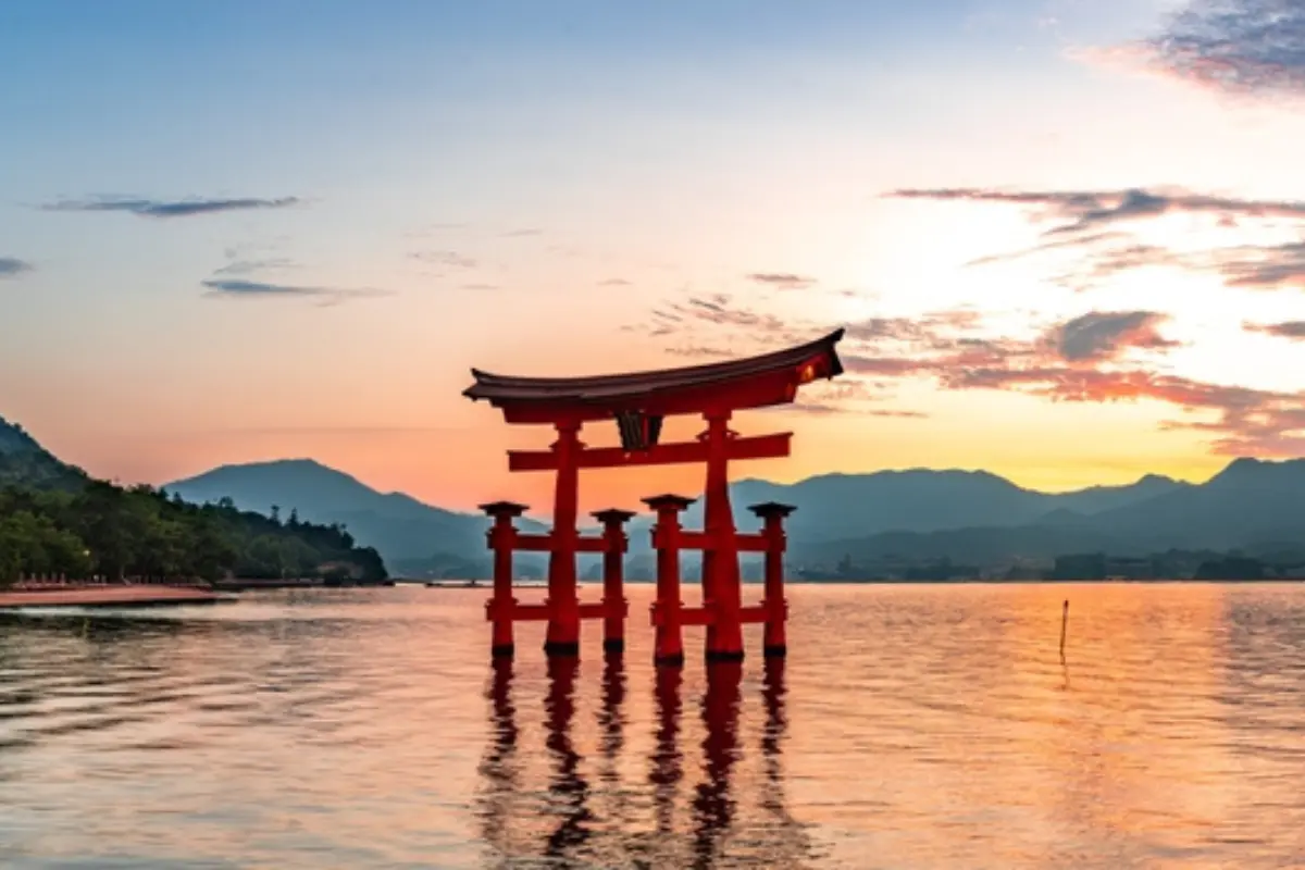 Japan tourist destination - visa application available