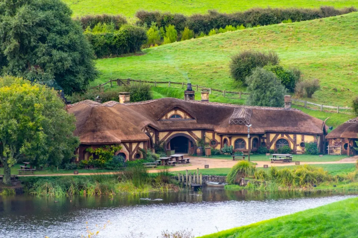 New Zealand tourist destination - visa application available